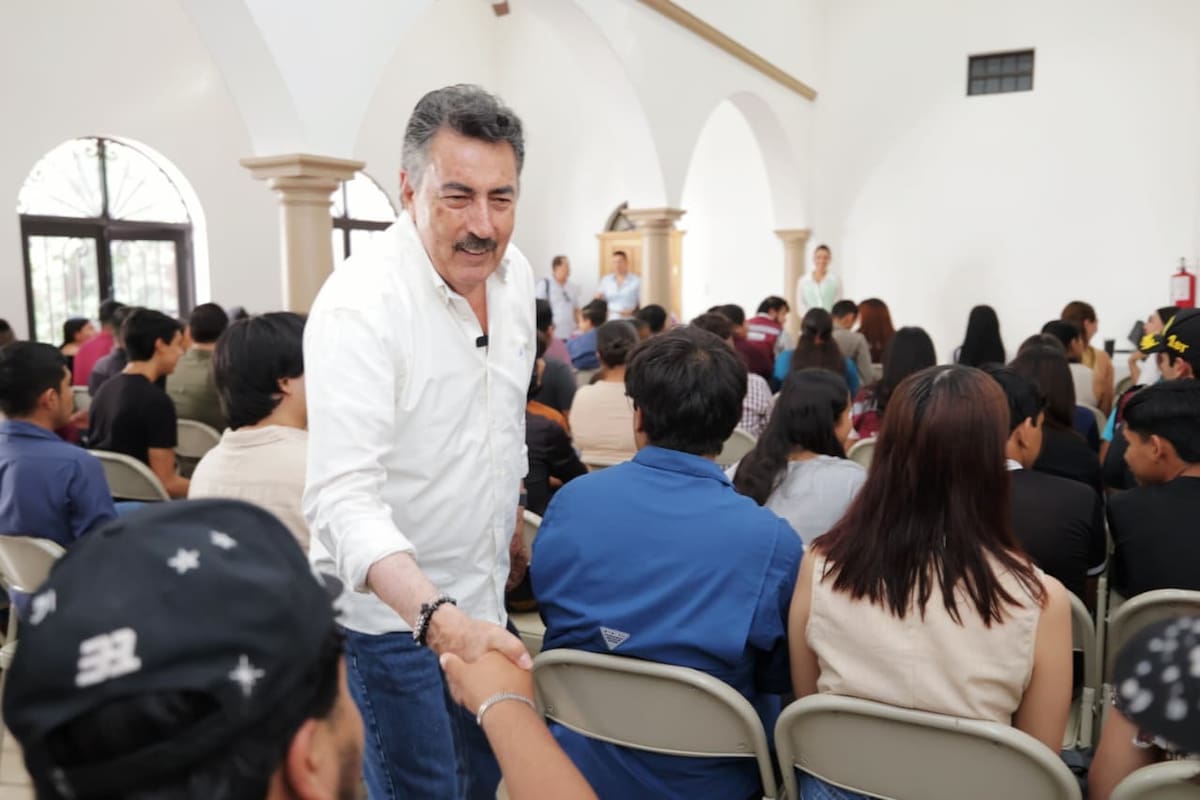 Comparte Lamarque con jóvenes la visión de la izquierda