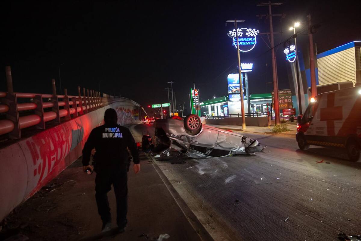 Un homicidio en Camino Verde y una volcadura en la Vía Rápida Alamar movilizaron a corporaciones de emergencia. Foto: Border Zoom