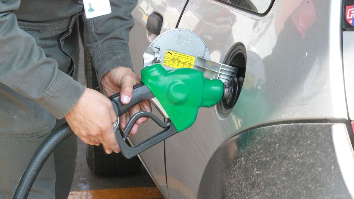 Usar gasolina Premium en autos diseñados para Magna es un error que no aumenta la potencia ni ahorra combustible, por lo que los conductores con motores convencionales solo están tirando su dinero