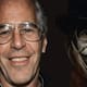 ¿Inspiración real? Por qué todo el mundo está hablando del parecido de este villano de cine con Jeffrey Epstein