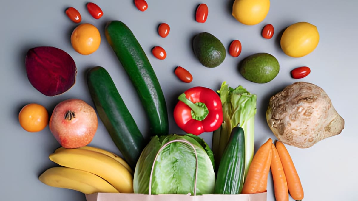 Para evitar problemas de salud, es esencial lavar todas las frutas y verduras antes de consumirlas | Foto: pexels