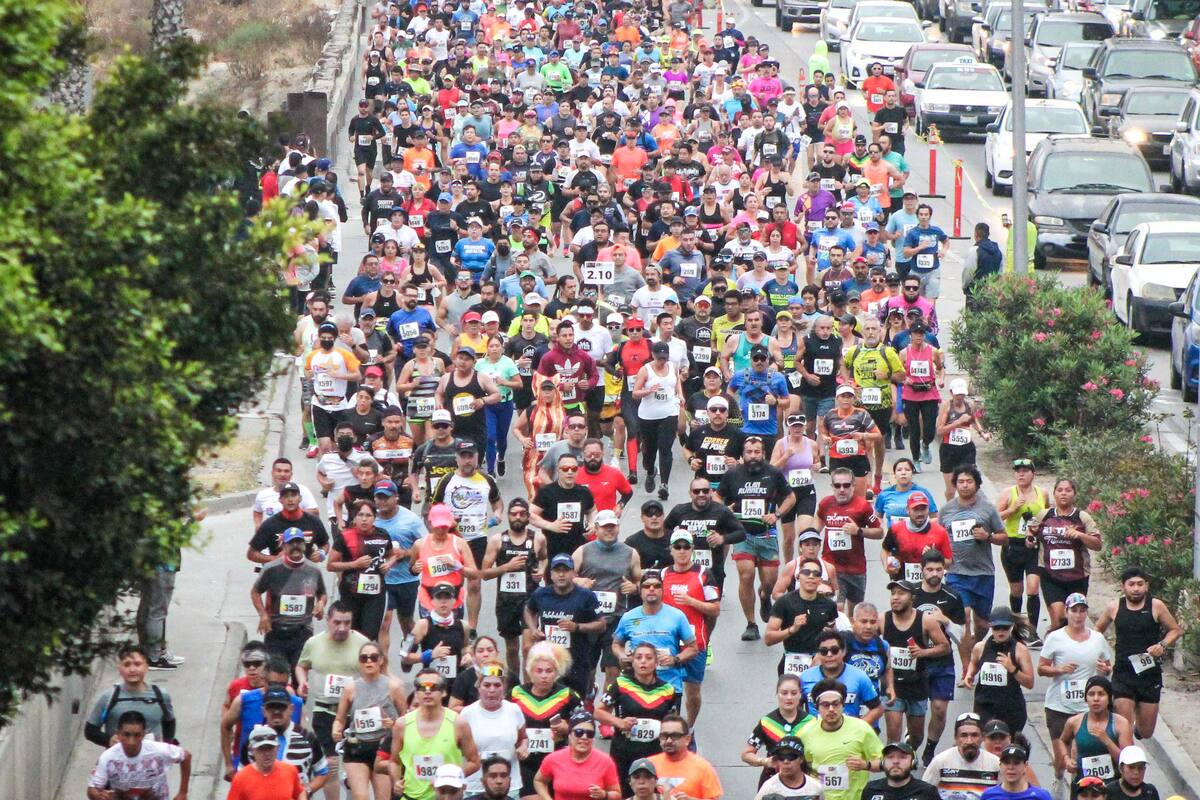 Cerca de 6 mil corredores en el Medio Maratón de Tijuana