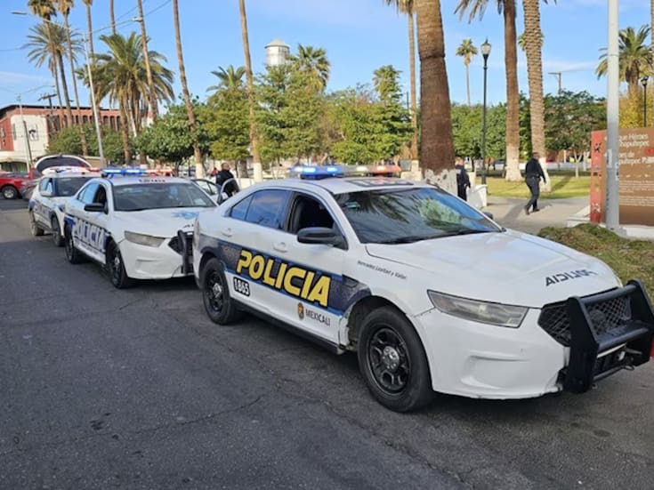 Policía dispara por accidente y daña su patrulla en la Comandancia Central