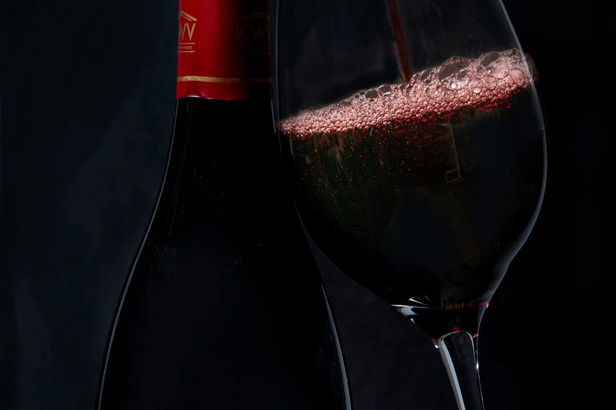 Experto en vinos engaña a jurado y gana competencia con un vino de 3 euros