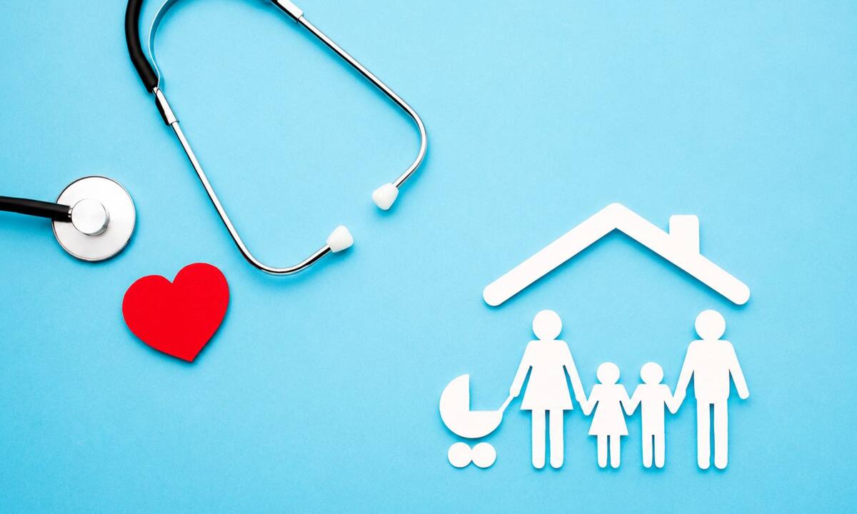 La Conduef precisó que aunque se tenga un seguro, es importante contar con un fondo de emergencia para cubrir deducibles y otros pagos que deben hacerse a las aseguradoras. | Foto: Magnific, IA