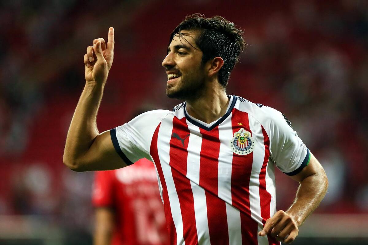 Rodolfo Pizarro aseguró que estar en Chivas “puede hundir tu carrera”