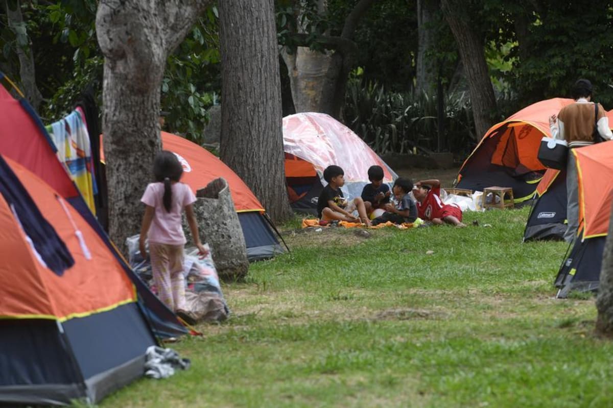 Más de 12 mil 800 personas viven en refugios tras los terremotos de Venezuela