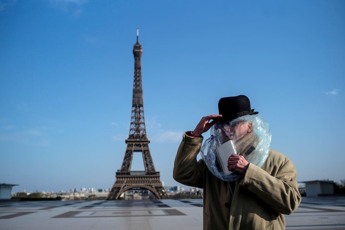 Hoy, Torre Eiffel rendirá homenaje a "héroes" que luchan contra coronavirus