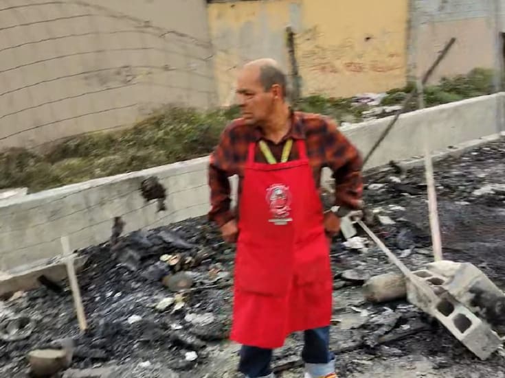 Incendio deja sin hogar a adulto mayor vendedor de pizzas en Tijuana