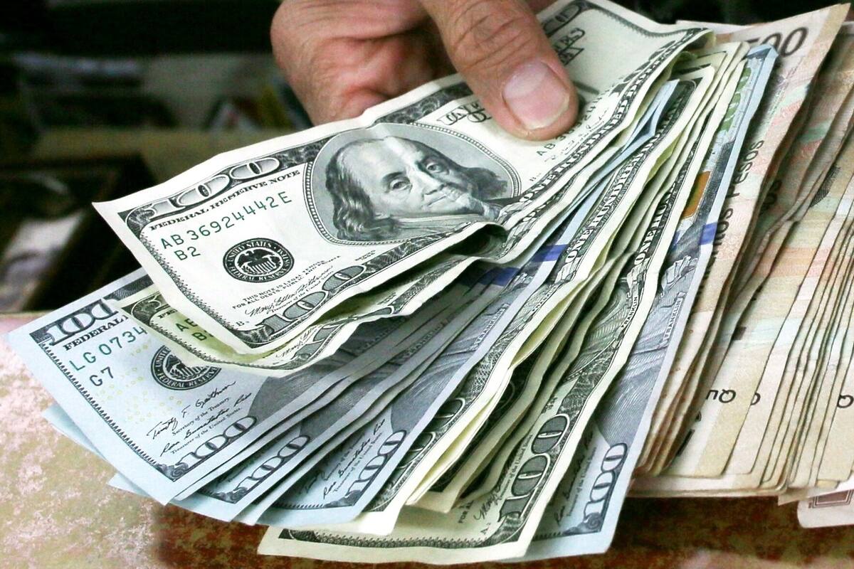 Se mantiene precio del dólar por encima de los 20 pesos