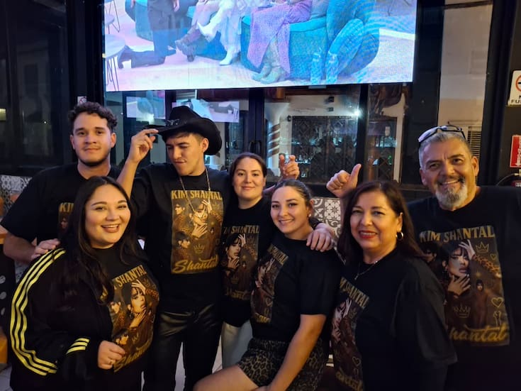 Influencer y amigos se reúnen en apoyo a Kim Shantal durante su participación en “La Granja VIP”