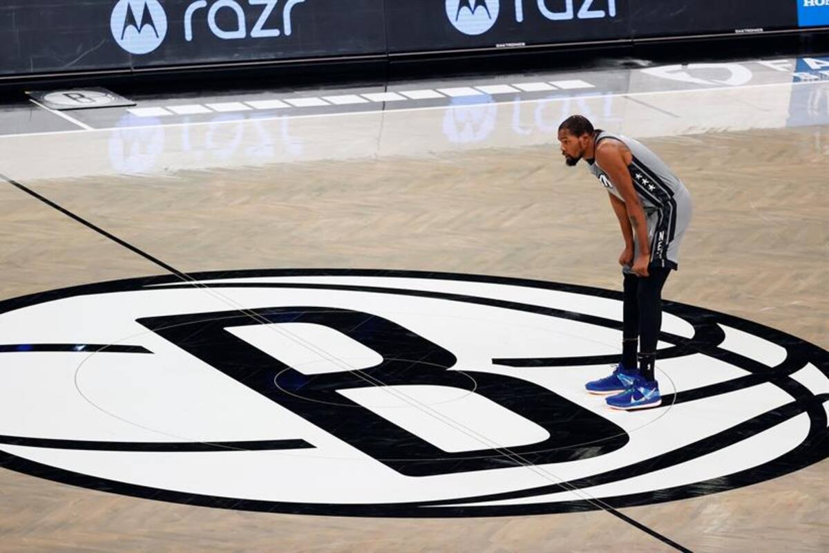 Kevin Durant será baja una semana por cuarentena tras exponerse al Covid-19