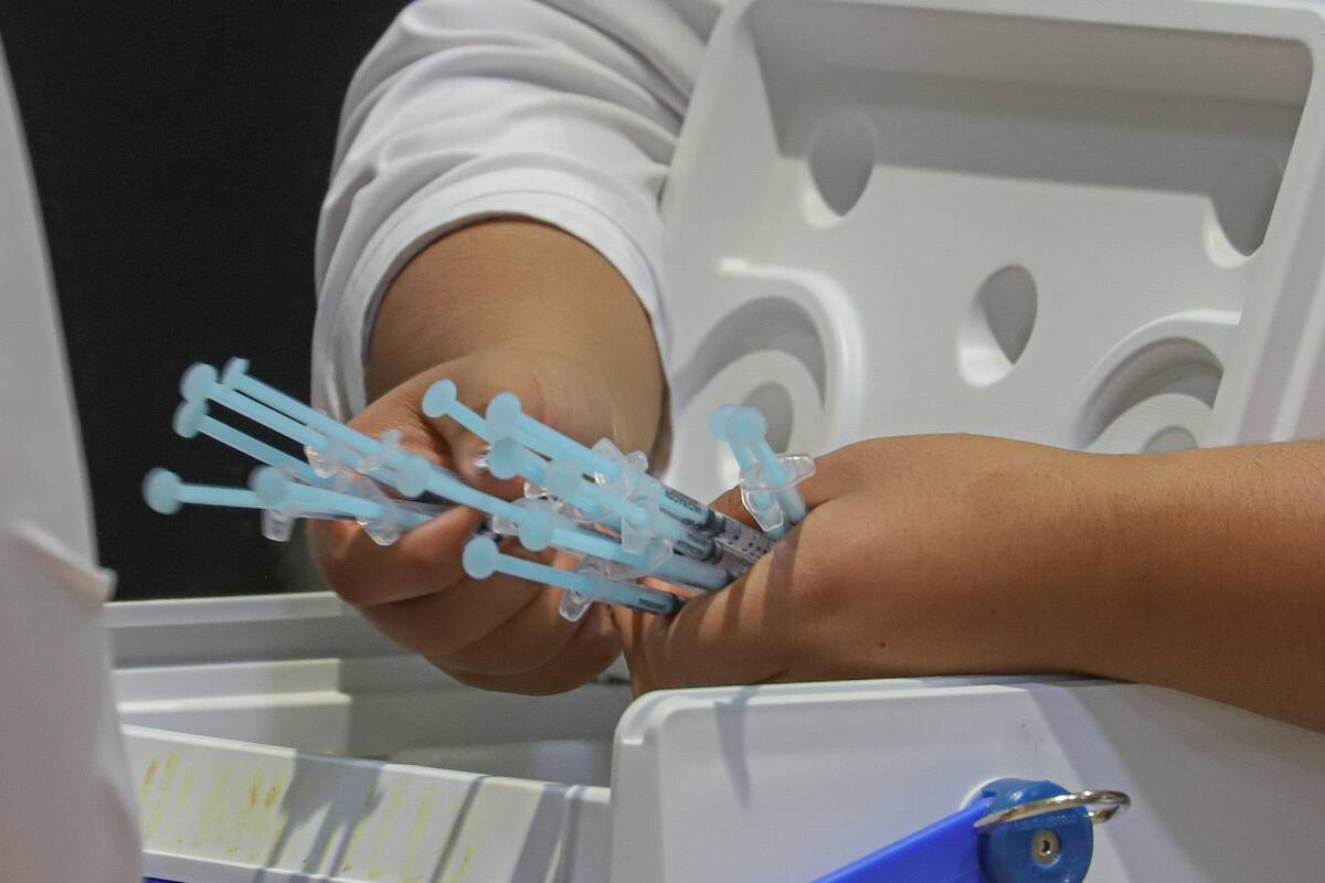 Contemplan iniciar vacunación en grupo de 30-39 años en unas semanas