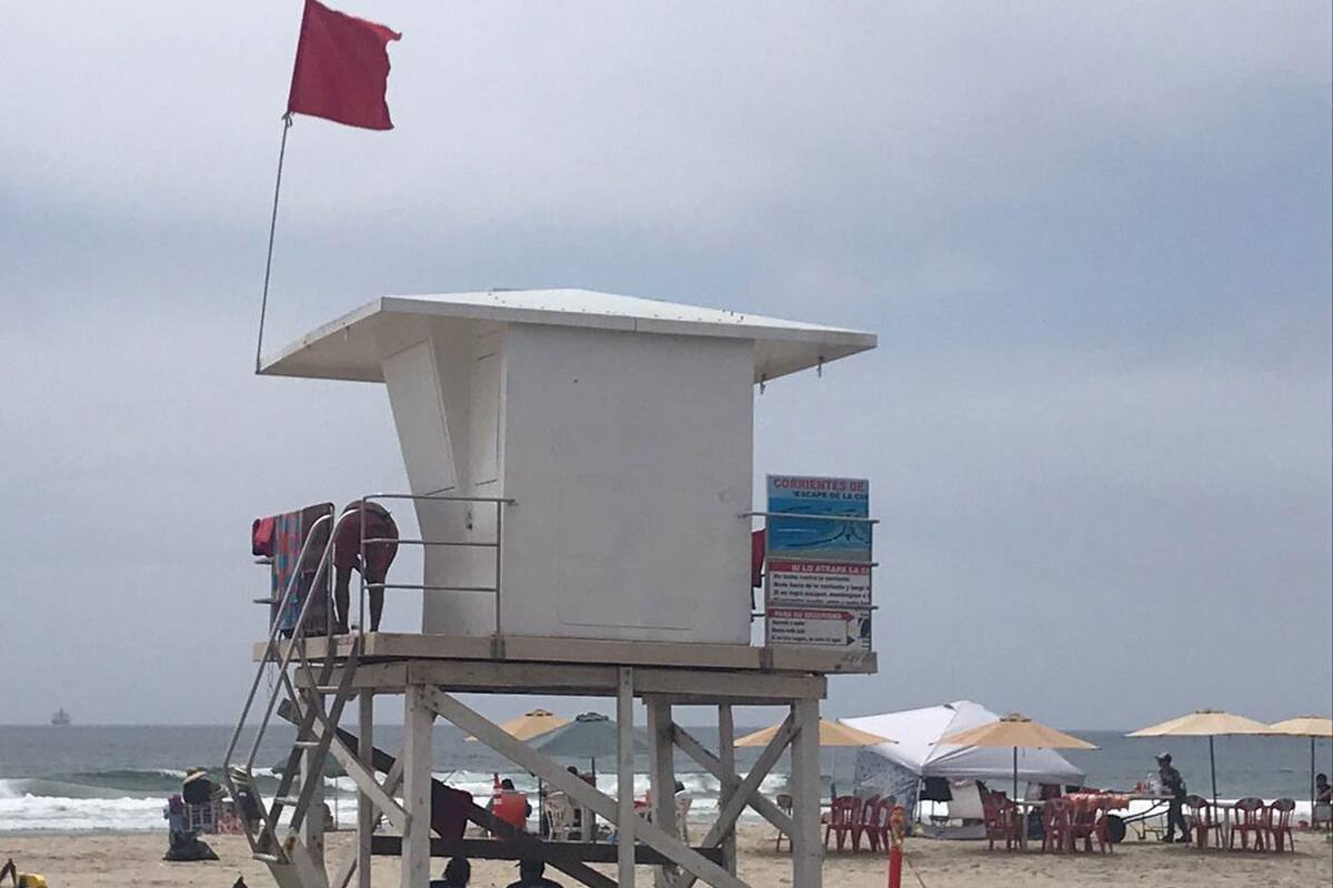 Previenen en playas de Rosarito por peligro en corrientes de retorno