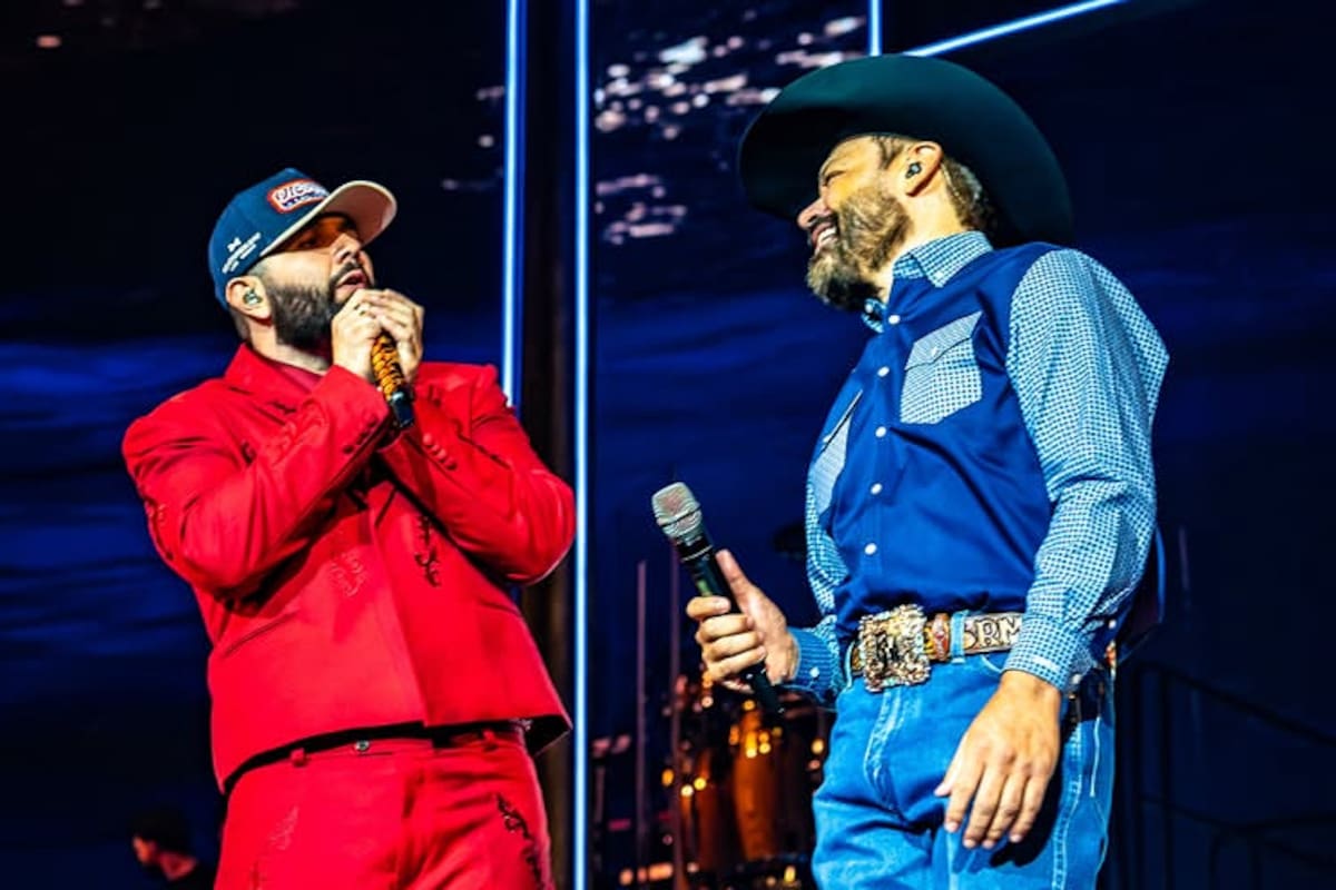 Ricky Muñoz sorprende en La Esfera con Carín León: el líder de Grupo Intocable fue invitado sorpresa del sonorense en Las Vegas