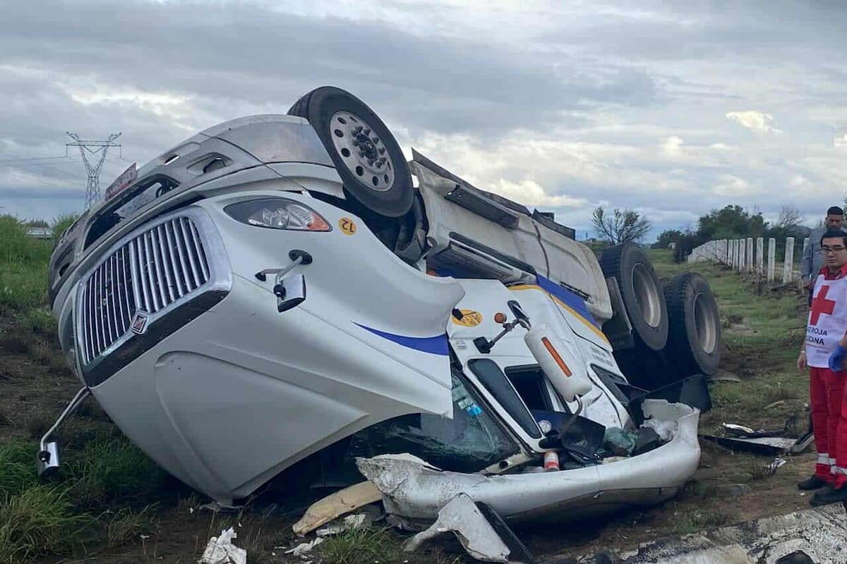 Fallece hombre tras volcarse en un tráiler que circulaba de Hermosillo a Nogales
