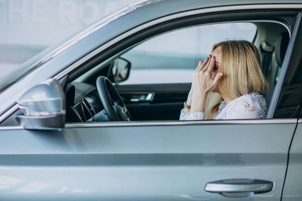 El tráfico somete al cerebro a un estado de alerta continua por ruido y contaminación | Freepik