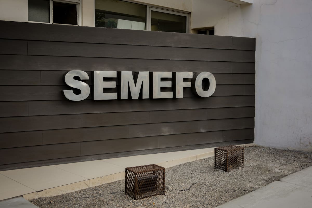 Hallan a hombre sin vida en terreno baldío; murió por golpe de calor