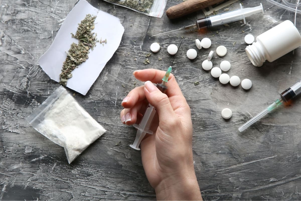Muertes por fentanilo disminuyen en EEUU y Canadá mientras que en México aumentan atenciones médicas relacionadas con esta droga
