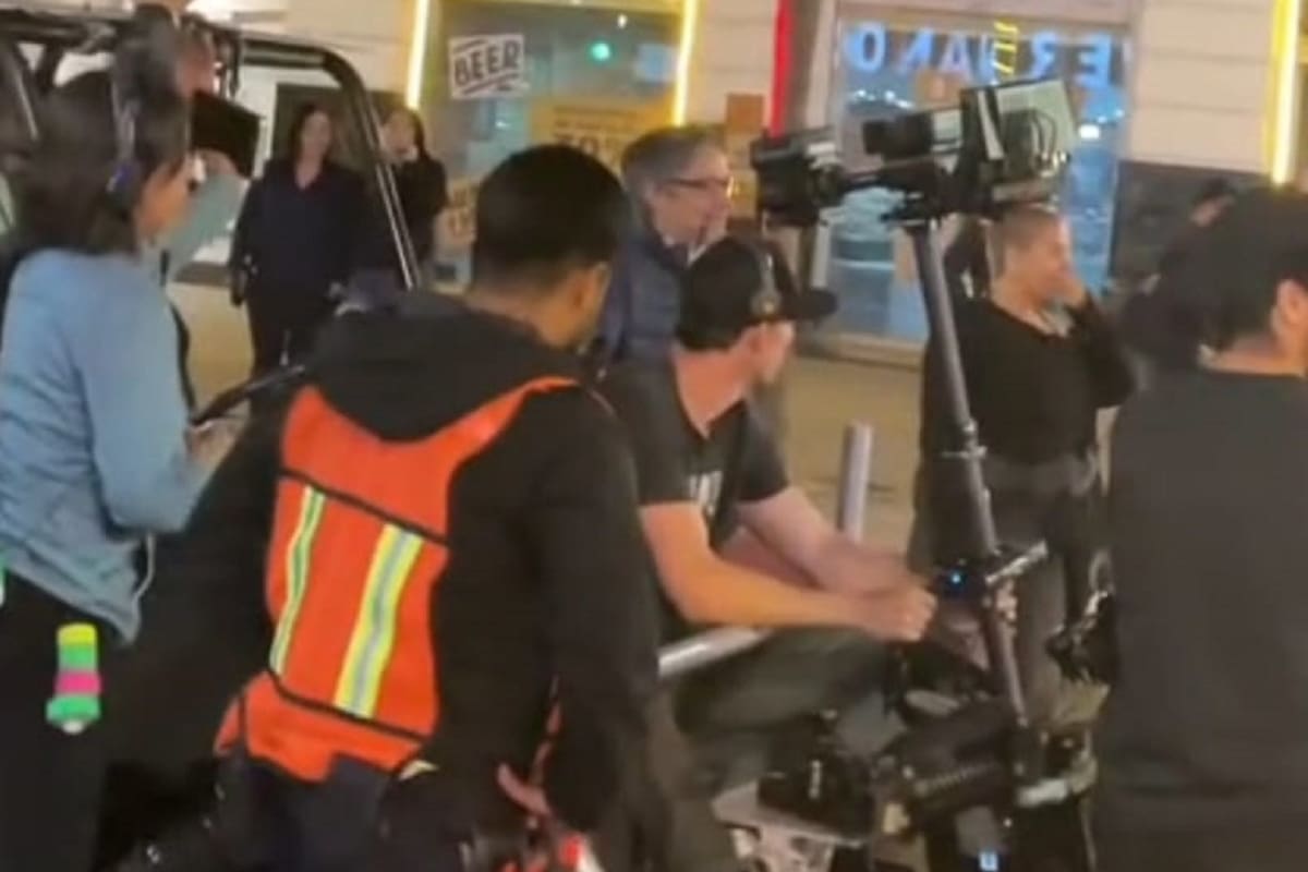 Gael García graba escenas de serie ‘Santita’ de Netflix en Tijuana