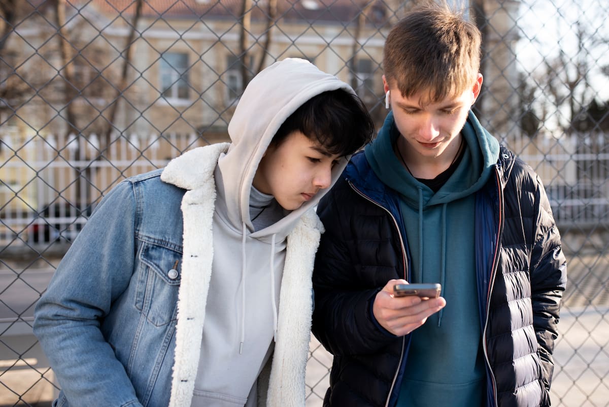 Primer ministro británico busca prohibir el acceso a redes sociales y chats de videojuegos a menores de 16 años | Pexels