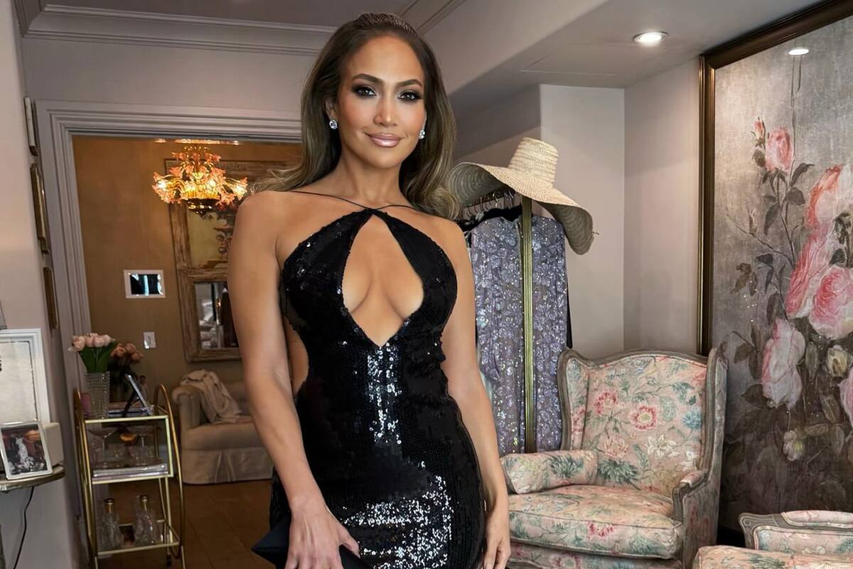 Jennifer Lopez rompe las redes sociales con imagen en bikini