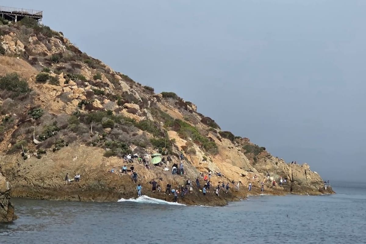 Buscan a dos hermanos que cayeron al mar en Campo 9, cerca de La Bufadora