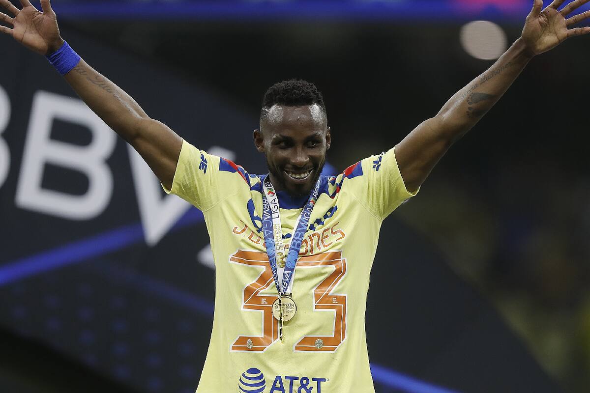 ¿Se va? Julián Quiñones actualiza su perfil y borra datos del América