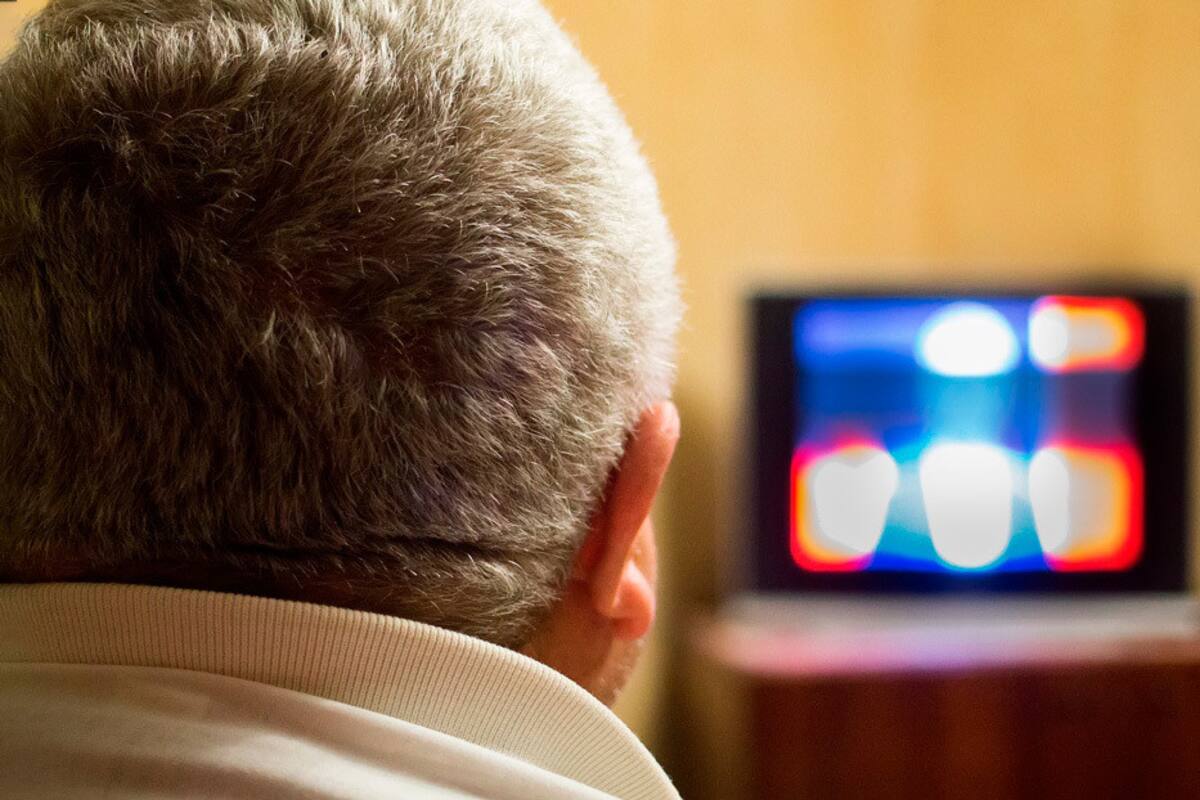 VIDEO: Telepredicador 'cura' del coronavirus a sus seguidores a través de la pantalla en EU