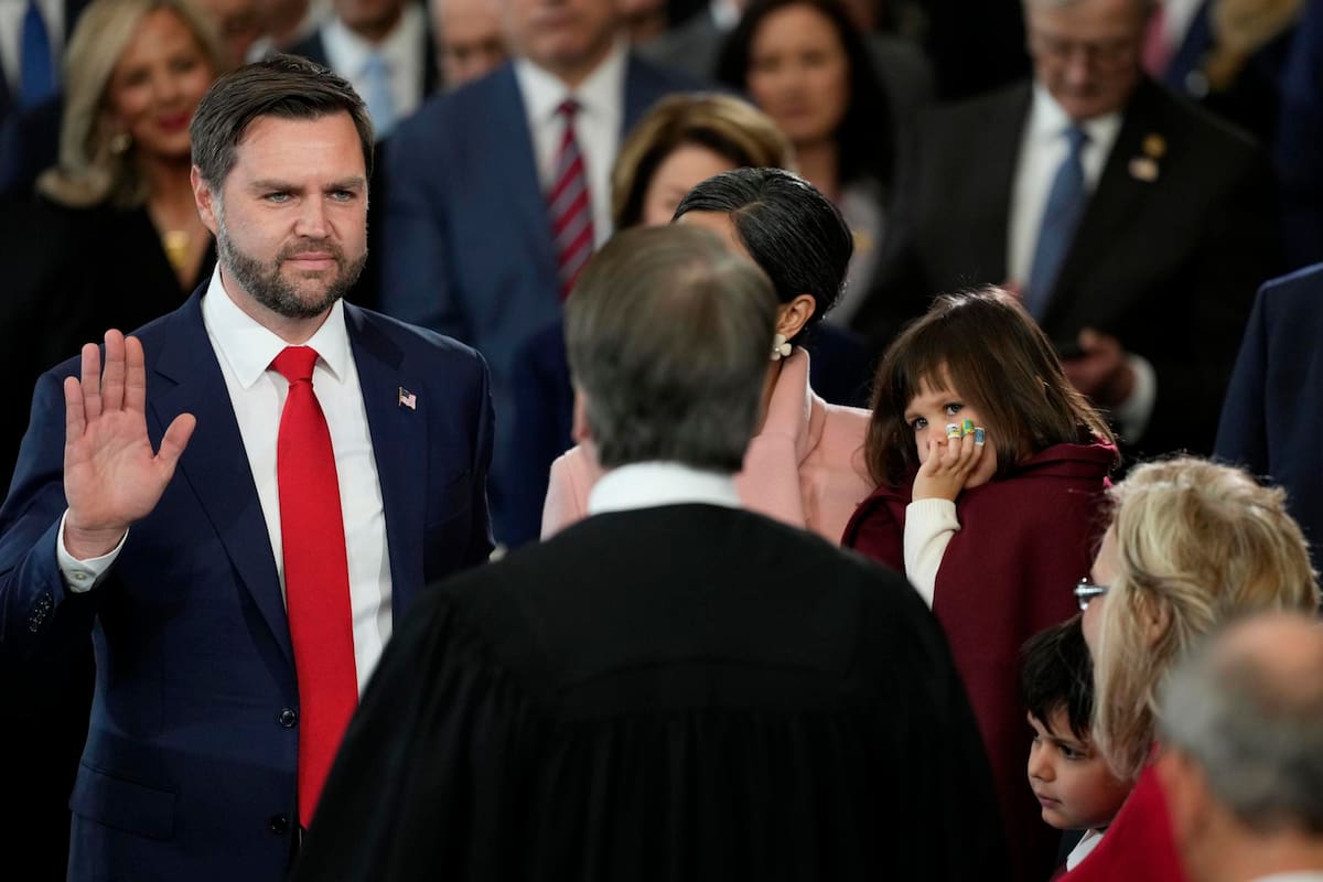 JD Vance fue juramentado como vicepresidente de EU; el tercero más joven de la historia
