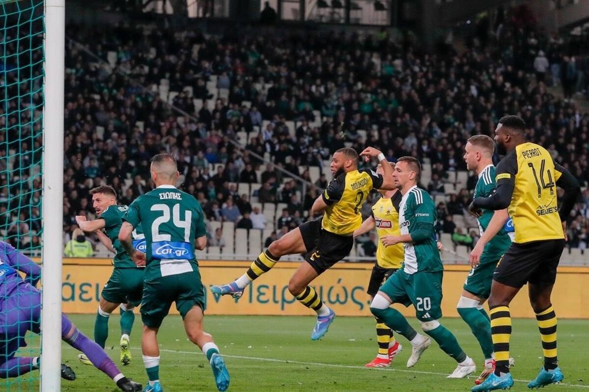 Orbelín Pineda y el AEK de Atenas pierden en la jornada 2 de los Play-offs en la Superliga griega
