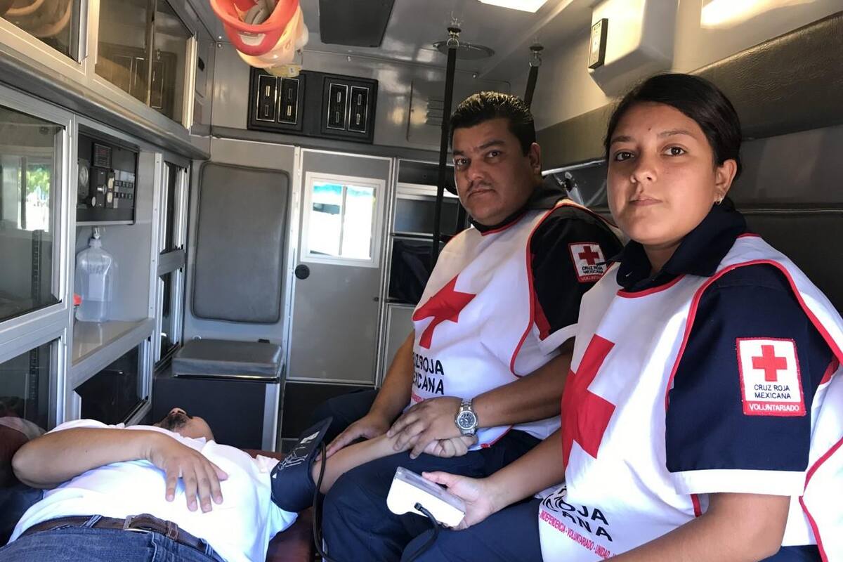 Transmite a sus hijos el amor por socorrer a quien lo necesita