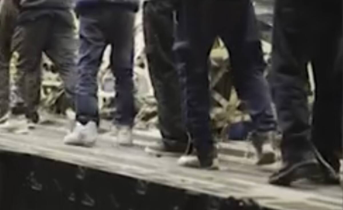 Los deportados describieron el trato como “inhumano”. / CNN.