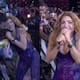 Intentan quitarle el micrófono a Shakira en el Zócalo de la CDMX: así fue el momento incómodo con un fan