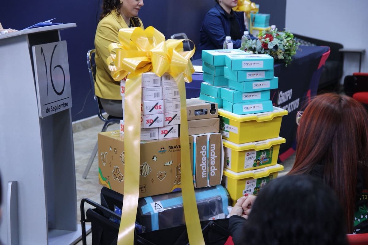 Apuestan por la tecnología: dotan de equipo de robótica a secundarias