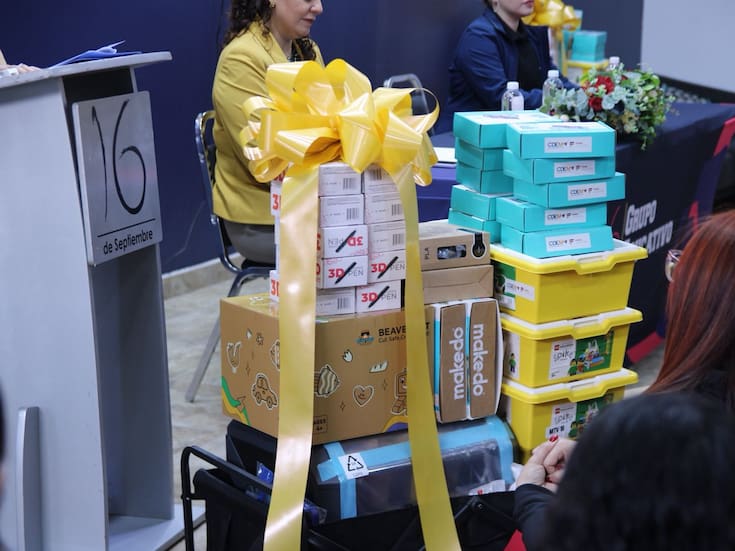 Apuestan por la tecnología: dotan de equipo de robótica a secundarias