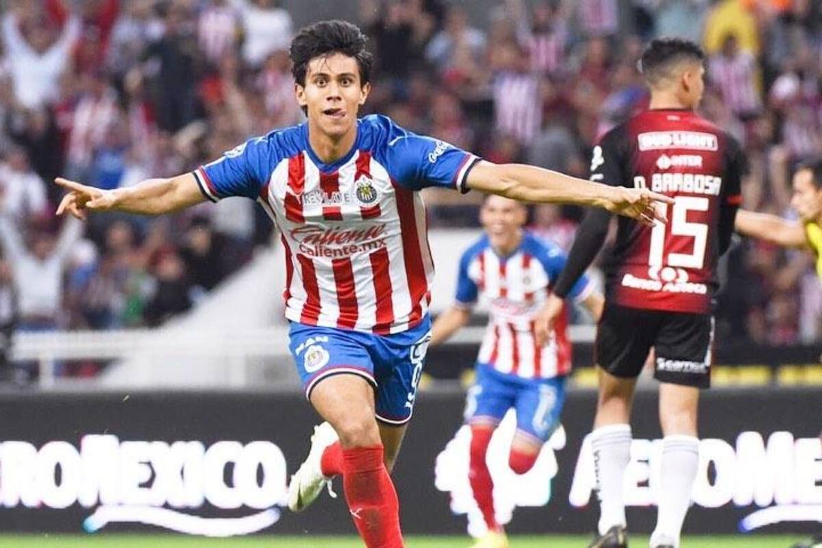 José Juan Macías podría decirle adiós a las Chivas del Guadalajara