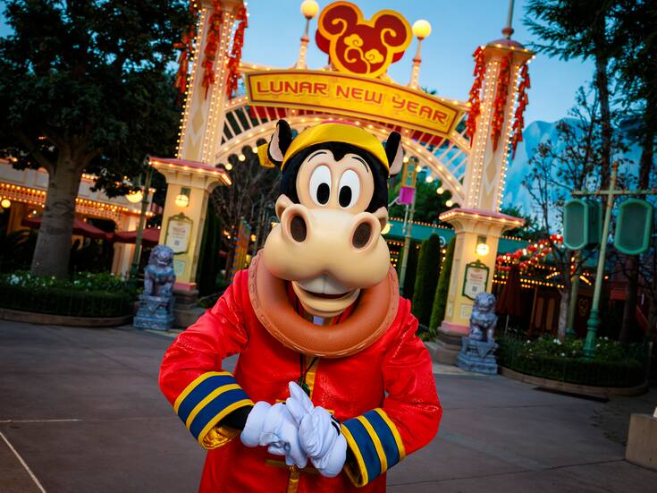 Celebra Disneyland el año del caballo