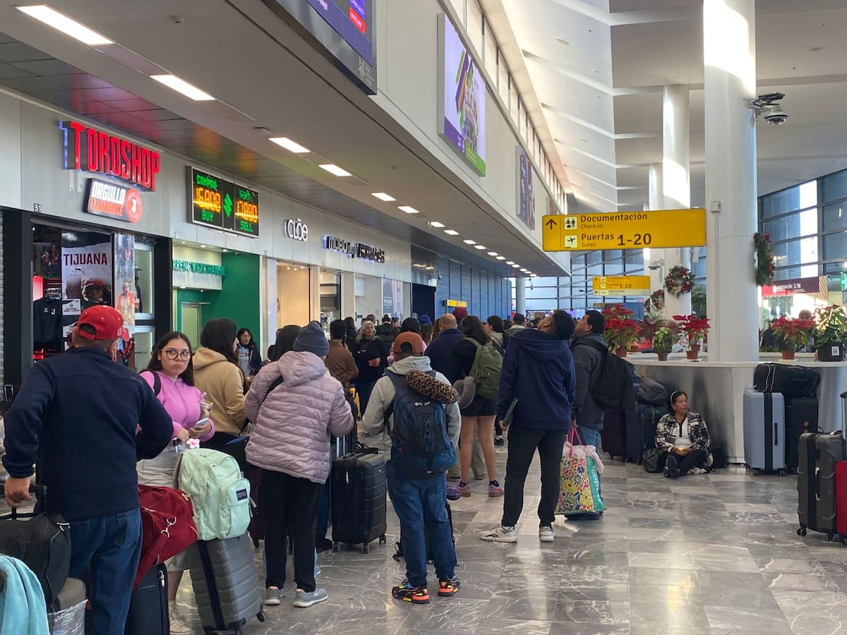 Usuarios permanecen desde hace días “haciendo escala” en las instalaciones del complejo. Foto: Emmanuel Castañeda