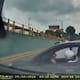 Conductor destruye el plan de presunto “montachoques” y lo arrastra en plena autopista de la CDMX