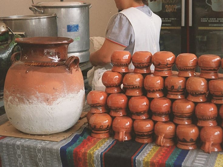 La intoxicación por plomo en niños no es un problema del pasado, el INSP estima que 1.2 millones de menores en México tienen niveles elevados en sangre y advierte que el uso de loza vidriada mantiene activo el riesgo