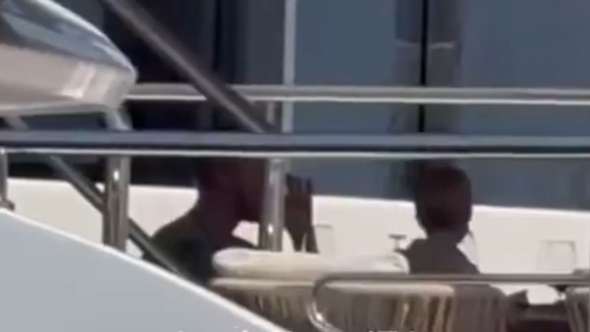 Justin Bieber desata críticas por presuntamente fumar cerca de su hijo durante vacaciones en Italia