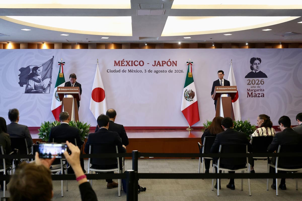 Roberto Velasco y Toshimitsu Motegi acordaron crear un mecanismo de alto nivel para fortalecer las inversiones, las cadenas de suministro y la cooperación energética entre México y Japón. | Foto: SRE