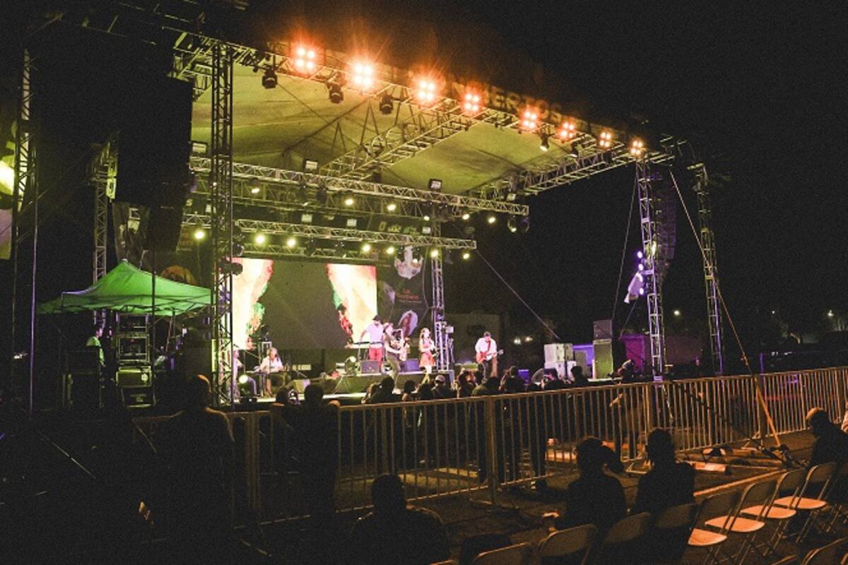Al son de ritmos latinos arrancan los conciertos de la FIL UABC 2025