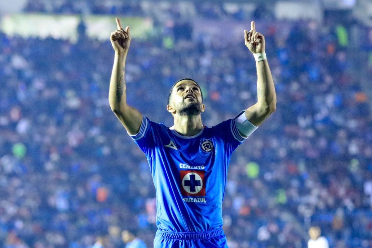 ¡Más líderes que nunca! Cruz Azul le gana a Chivas por la mínima y se mantiene en la cima