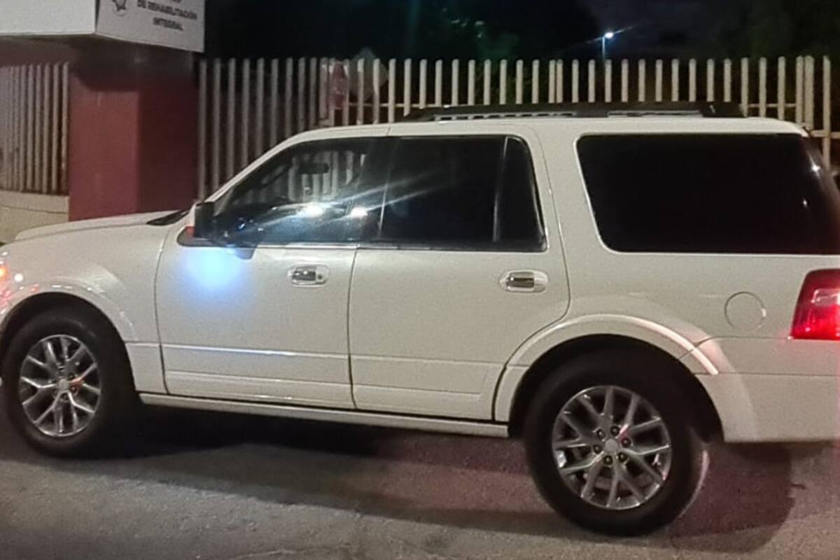 Caen sujetos con camioneta blindada y armas
