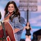Barbie Ferreira sorprende con drástico cambio físico en el “Victoria’s Secret Fashion Show 2025″ y desata polémica