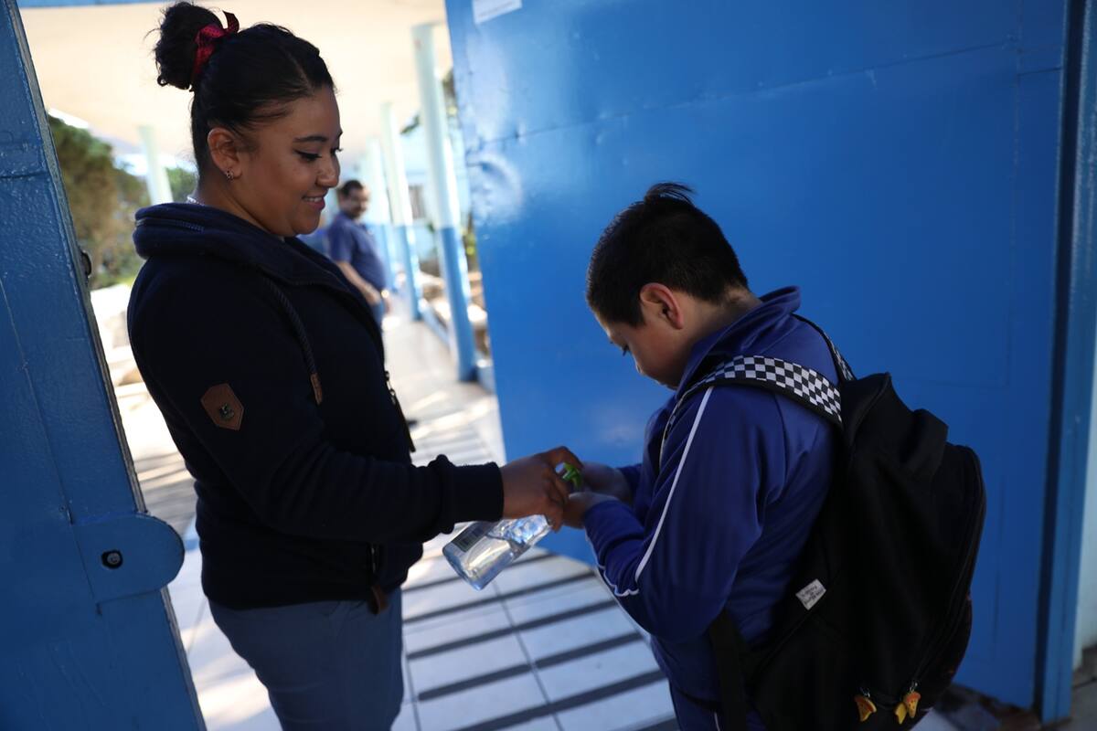 Analizan regreso a clases con semáforo amarillo