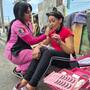 Enfermeras hacen sentir bonitas a mujeres que viven en la calles de Tijuana