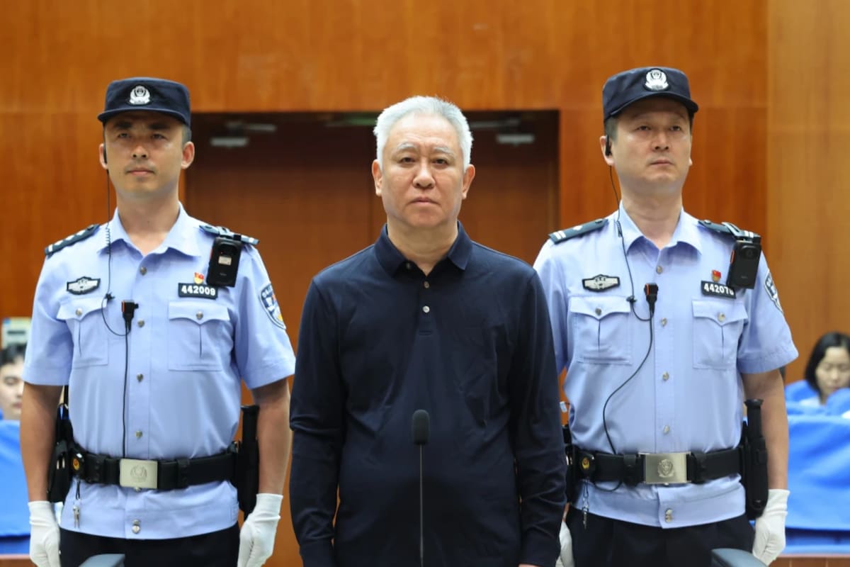 Xu Jiayin, quien llegó a ser el hombre más rico de China, es condenado a cadena perpetua por fraude, sobornos y desfalco tras la caída de Evergrande